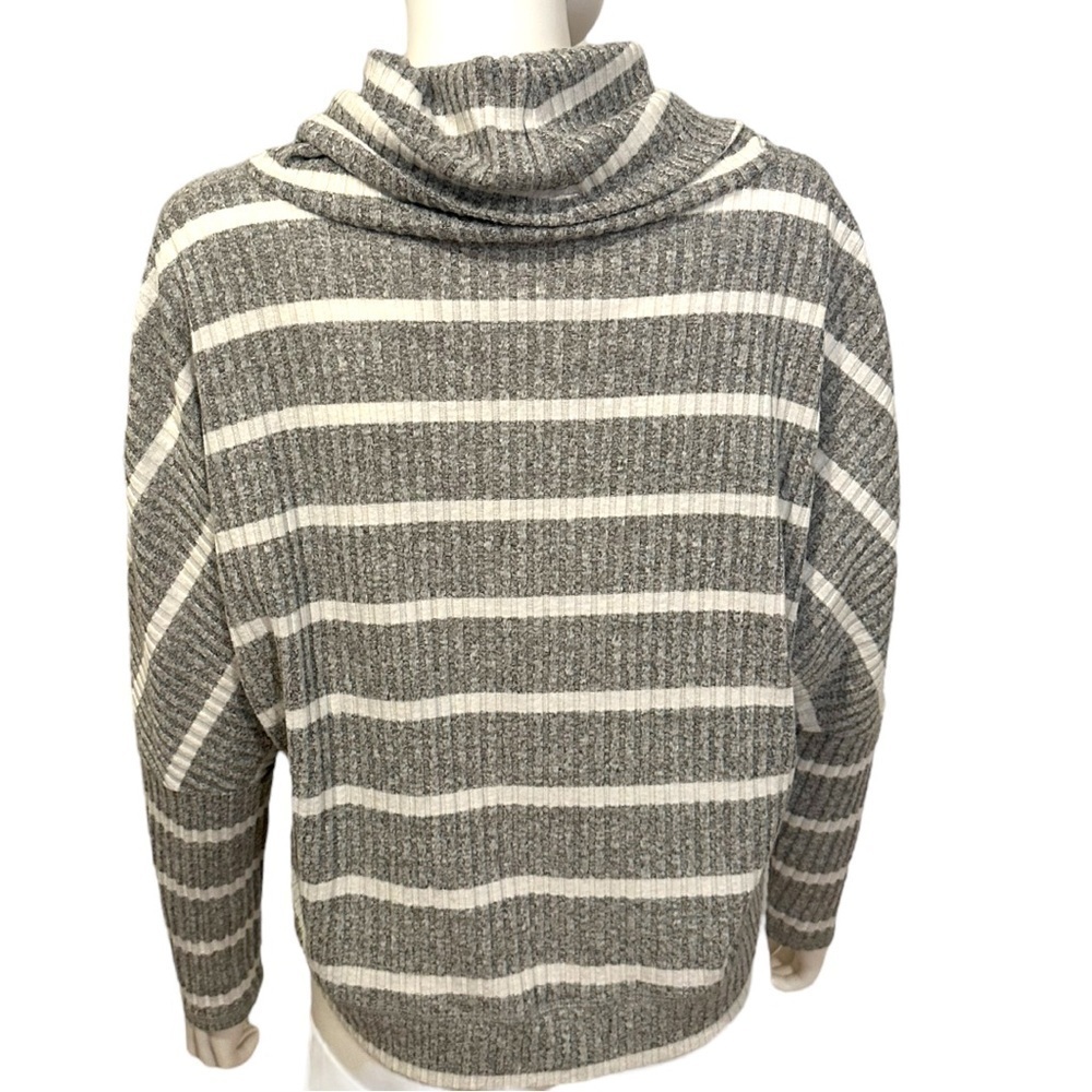 BB Dakota by Steve Madden Stripe Sweater in Gray Size Large - Picture 2 of 4
